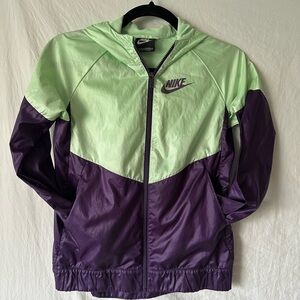Nike small windbreaker